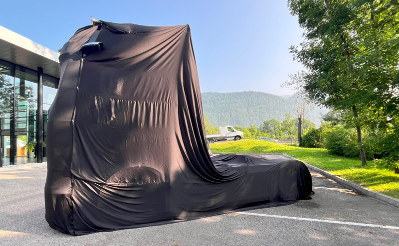 mercedes truck reveal cover usa