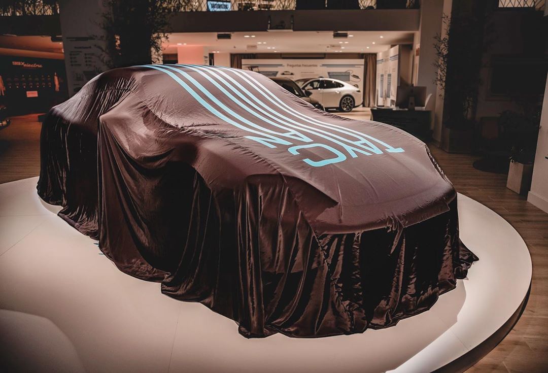 Reveal Car Covers For Porsche. Car Covers for Professionals